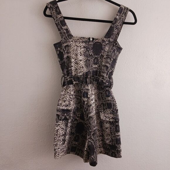 Bardot snake print zipper and front pockets jumpsuit size 24 - Picture 7 of 8